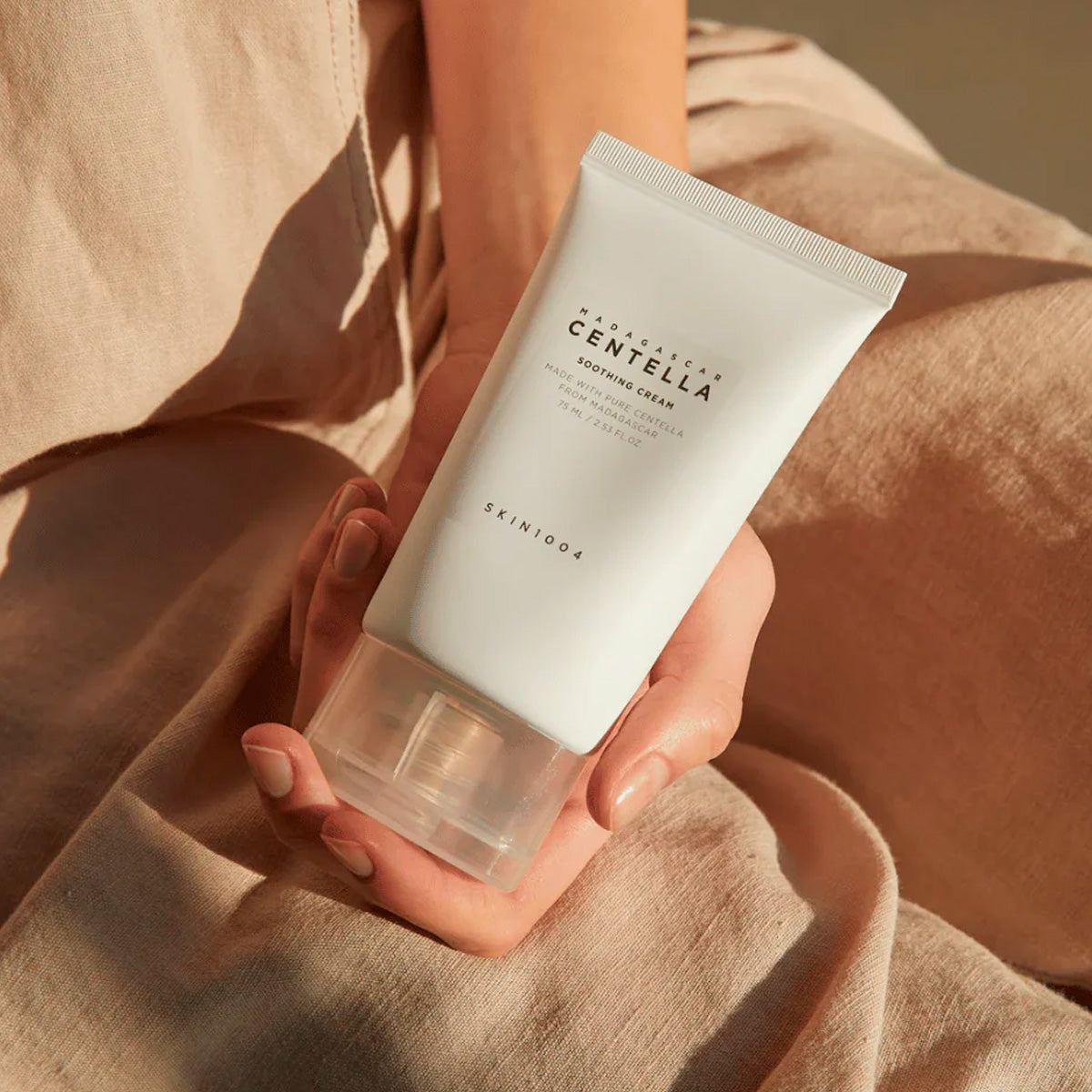 SKIN1004 – CREMA FACIAL CALMANTE – MADAGASCAR CENTELLA SOOTHING CREAM 75ML