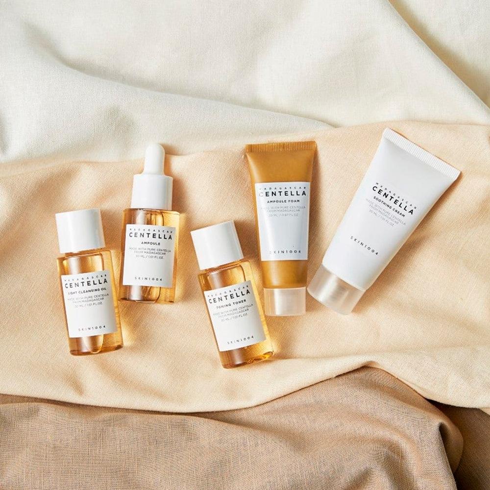 Travel Kit Madagascar Centella de SKIN1004 + regalo monedero